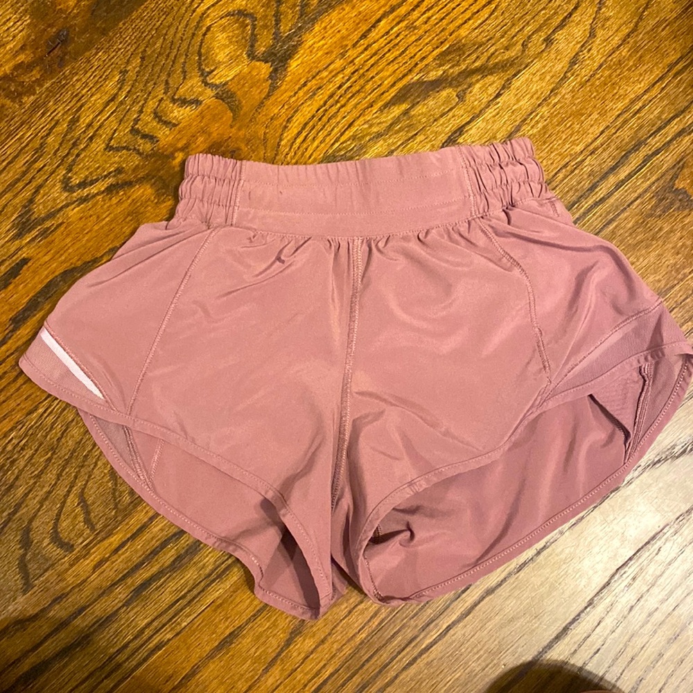 Lululemon Hotty Hot Shorts 2.5 inseam